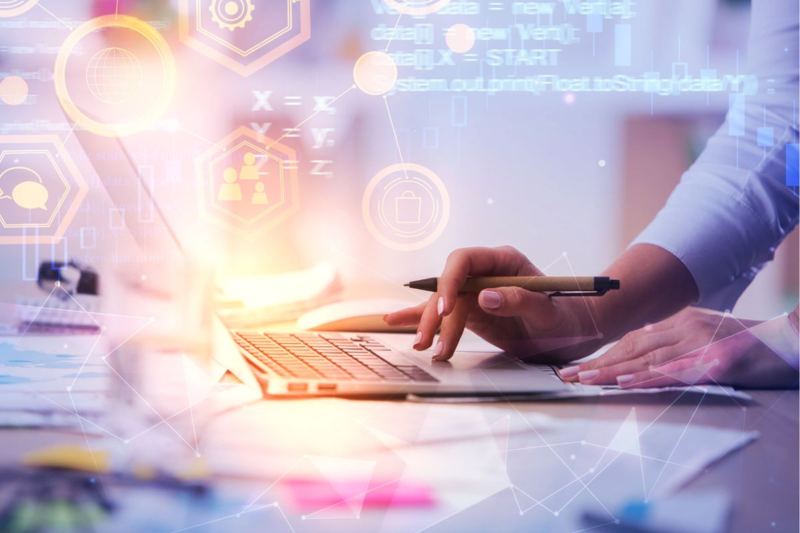 デスクトップと手